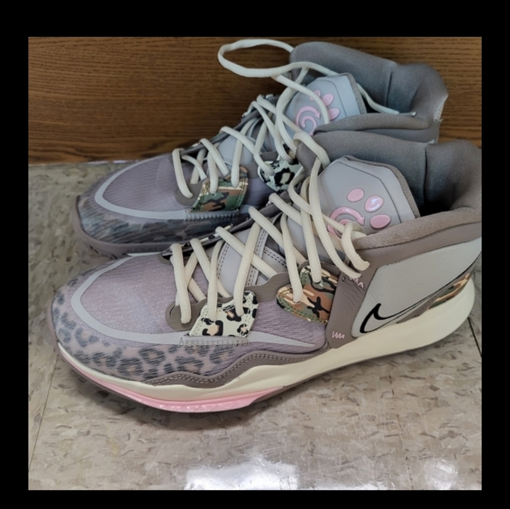 Mike Men's Kyrie Infinity Shoe Sz: 10.5 Pink Camo Leopard Print